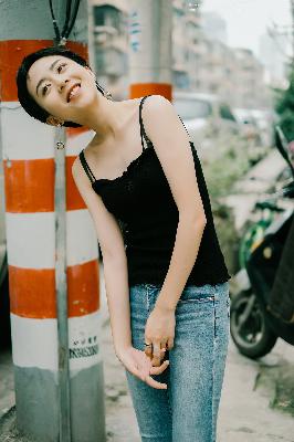 青青河边草下一句